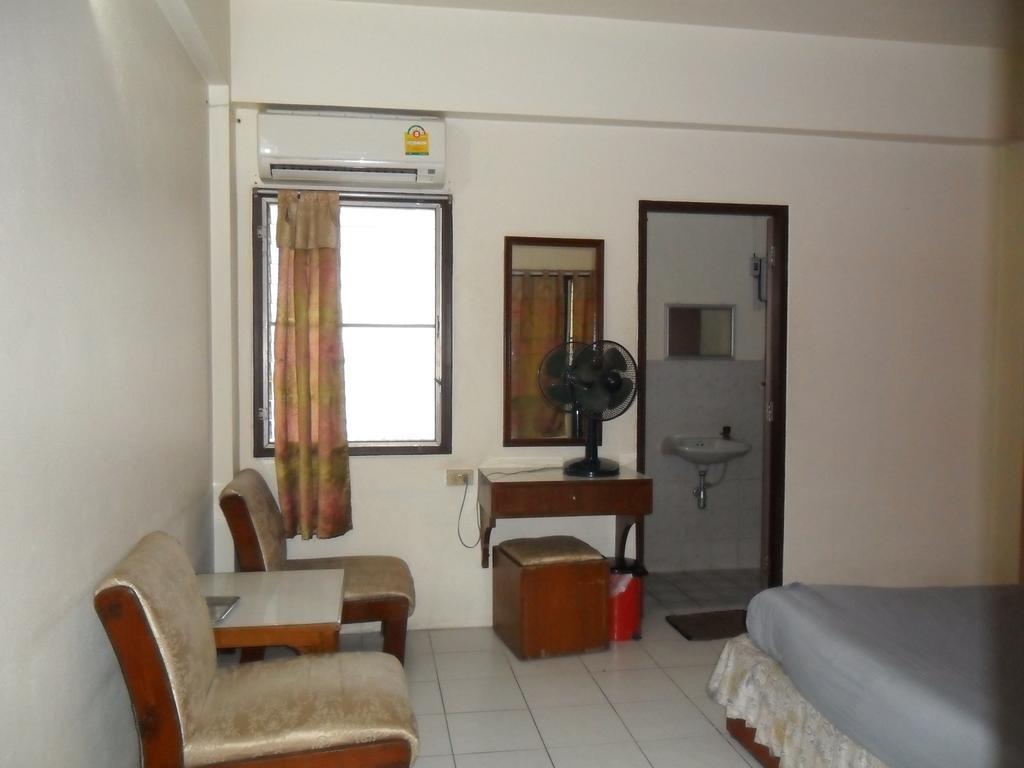 Chiangmai Inn Guesthouse Chiang Mai Habitación foto